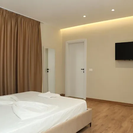 Kalpazo Tommy Durres 호텔 4*