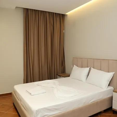Kalpazo Tommy Durres 4*