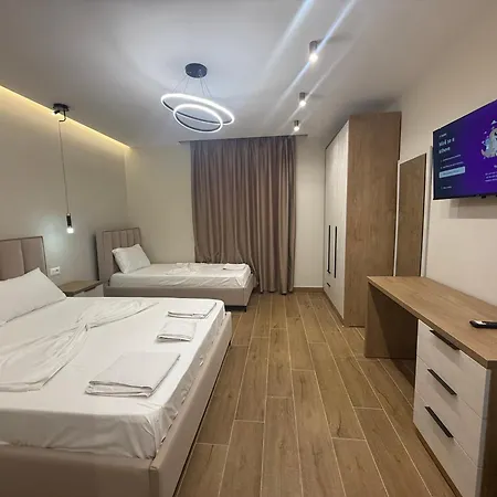 Kalpazo Tommy Durres 호텔 4*