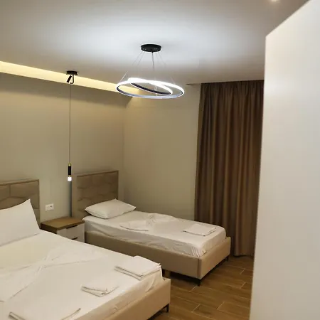 Kalpazo Tommy Durres Hotel Bisht Kamez