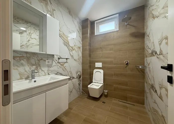 Kalpazo Tommy Durres 4*